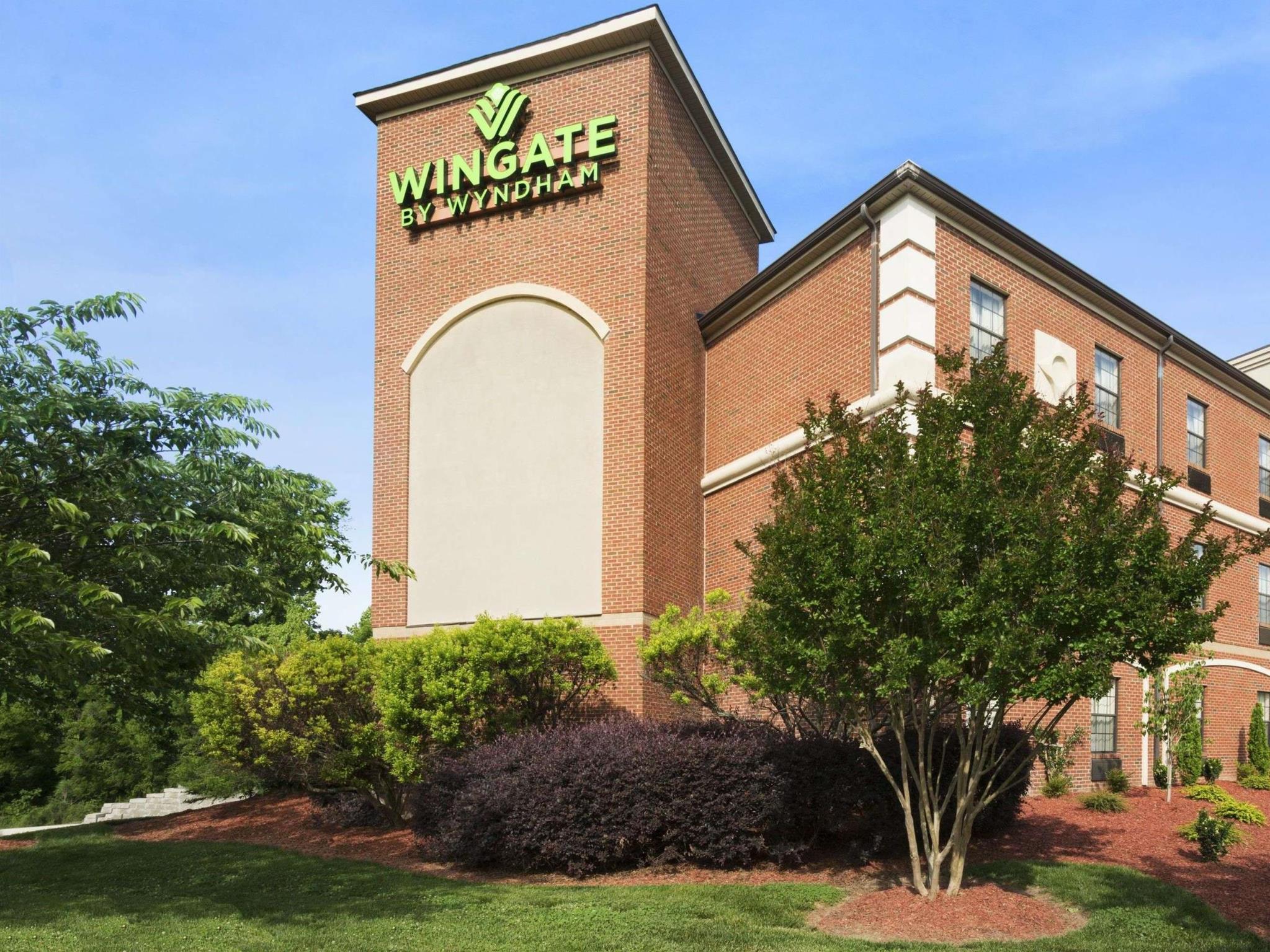 Hotel Wingate By Wyndham Highpoint Exterior foto