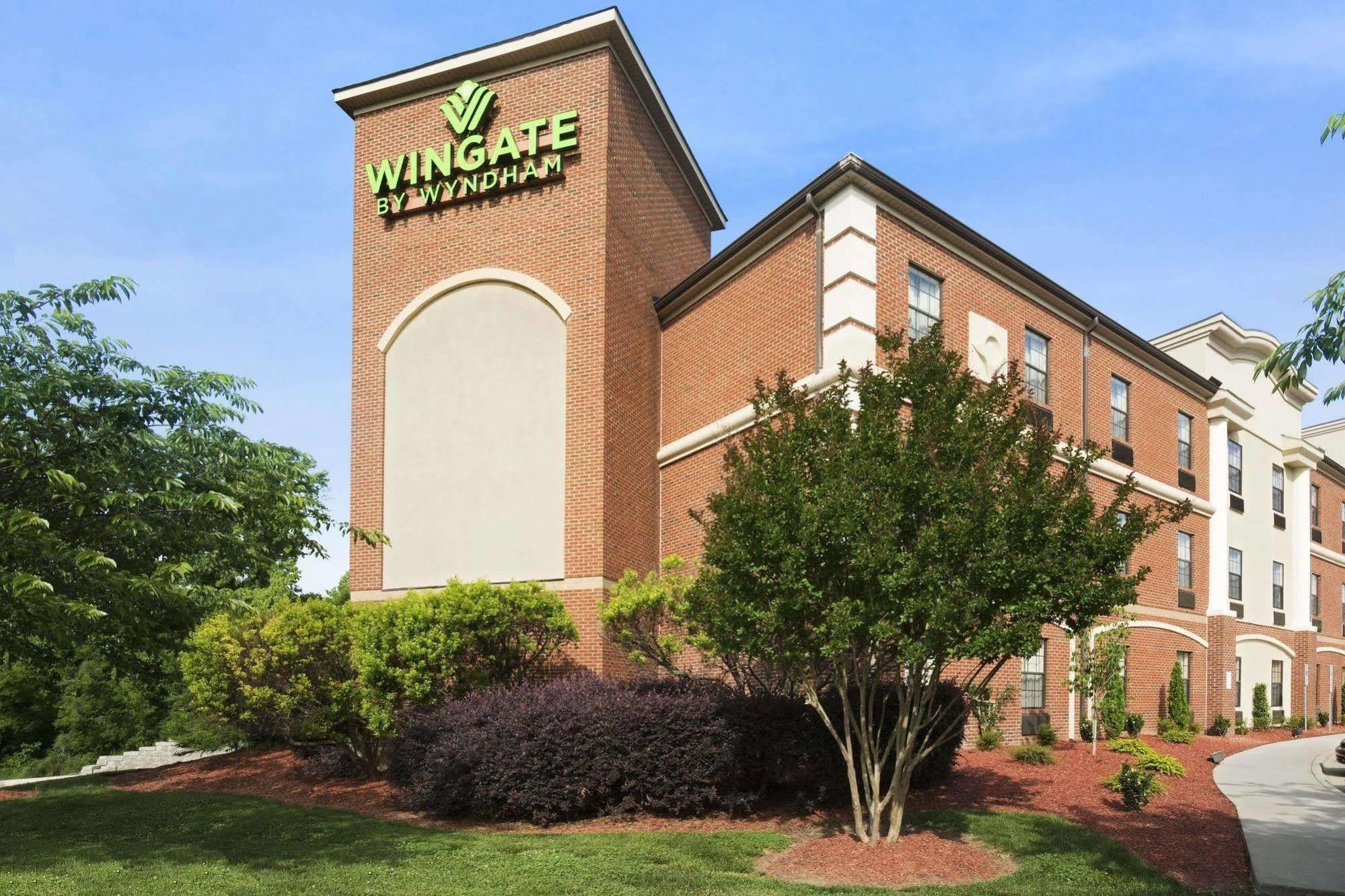 Hotel Wingate By Wyndham Highpoint Exterior foto